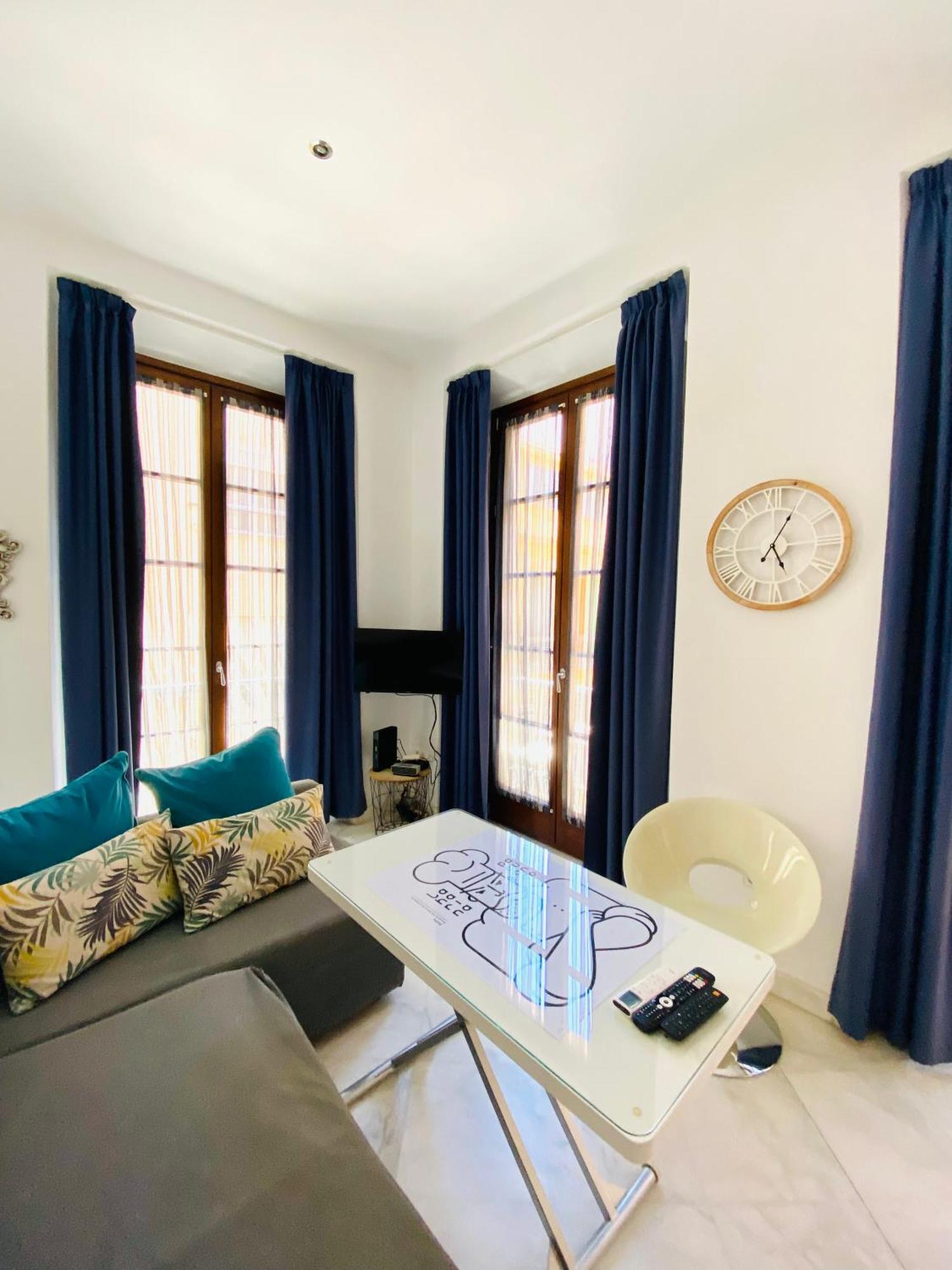 Apartamento En El Centro De Малага Экстерьер фото